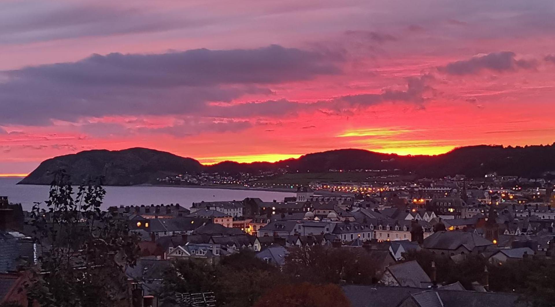Bron Orme Private Hotel Llandudno Buitenkant foto